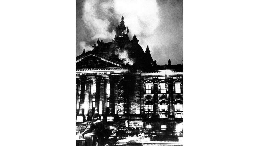 Reichstagsbrand, Reichstagsbrandverordnung, Reichstagsbrand 1933, der Reichstagsbrand, Reichstagsbrand Täter, Reichstagsbrand Folgen, Reichstagsbrandverordnung Folgen, Brand des Reichstags, Notverordnung 1933