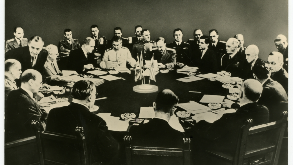 Potsdamer Konferenz, konferenz von potsdam, potsdamer vertrag, 5ds, beschlüsse potsdamer Konferenz, Alliierten, Kapitulation Deutschlands, USA, Sowjetunion, Großbritannien 1945